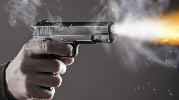 أثناء إنتظاره للطعام.. مقتل طفل أمريكي بأكثر من 9 طلقات