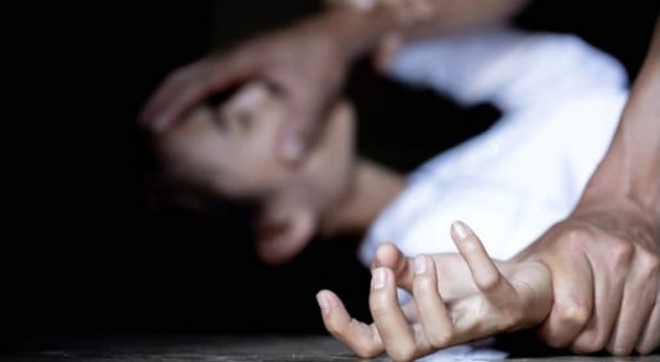 مصري ينهي حياة إبنته بطريقة مرعبة ويسلم نفسه للشرطة