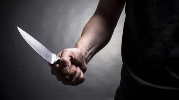 بسبب شجار بسيط.. شاب يقتل صديقه بطريقة بشعة ويسلم نفسه