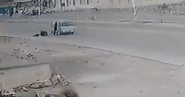 هربت من الاغتصاب فكان مصيرها الموت..فتاة يمنية تلقي بنفسها من الحافلة