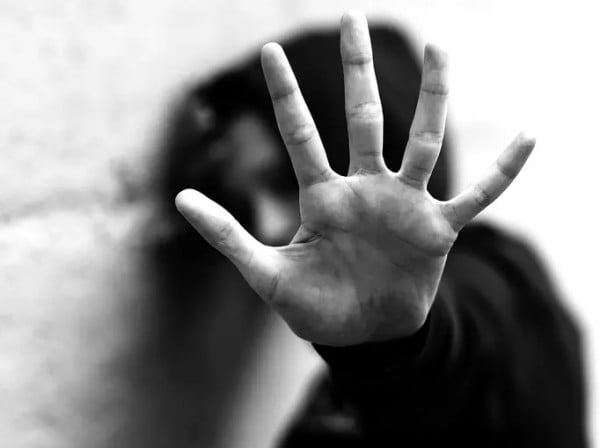 بالفيديو.. جريمة اغتصاب وحشية تهز الليبين