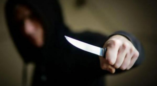 لهذا السبب.. شاب يقتل صديقه المسن بـ 11 طعنة