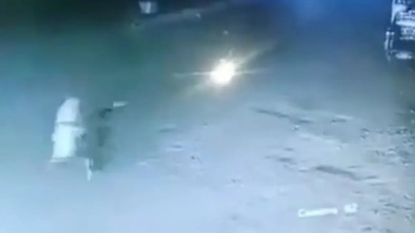 شاهد: يمنيّ يفجّر قنبلة يدوية لينهي حياته وزوجته بعد خلافات عائلية